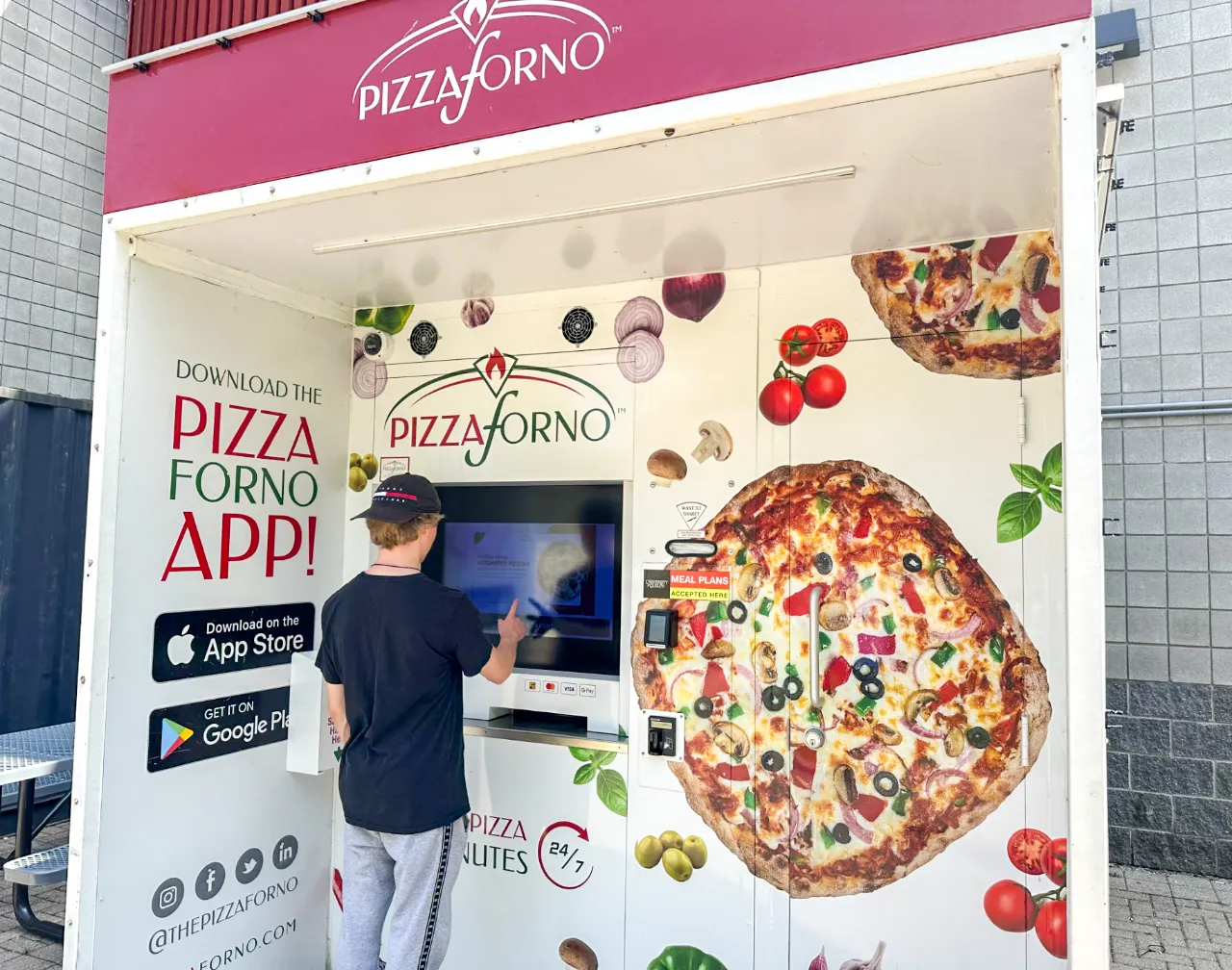 Pizza vending machines in Greece - serving tourists and locals with automated food solutions